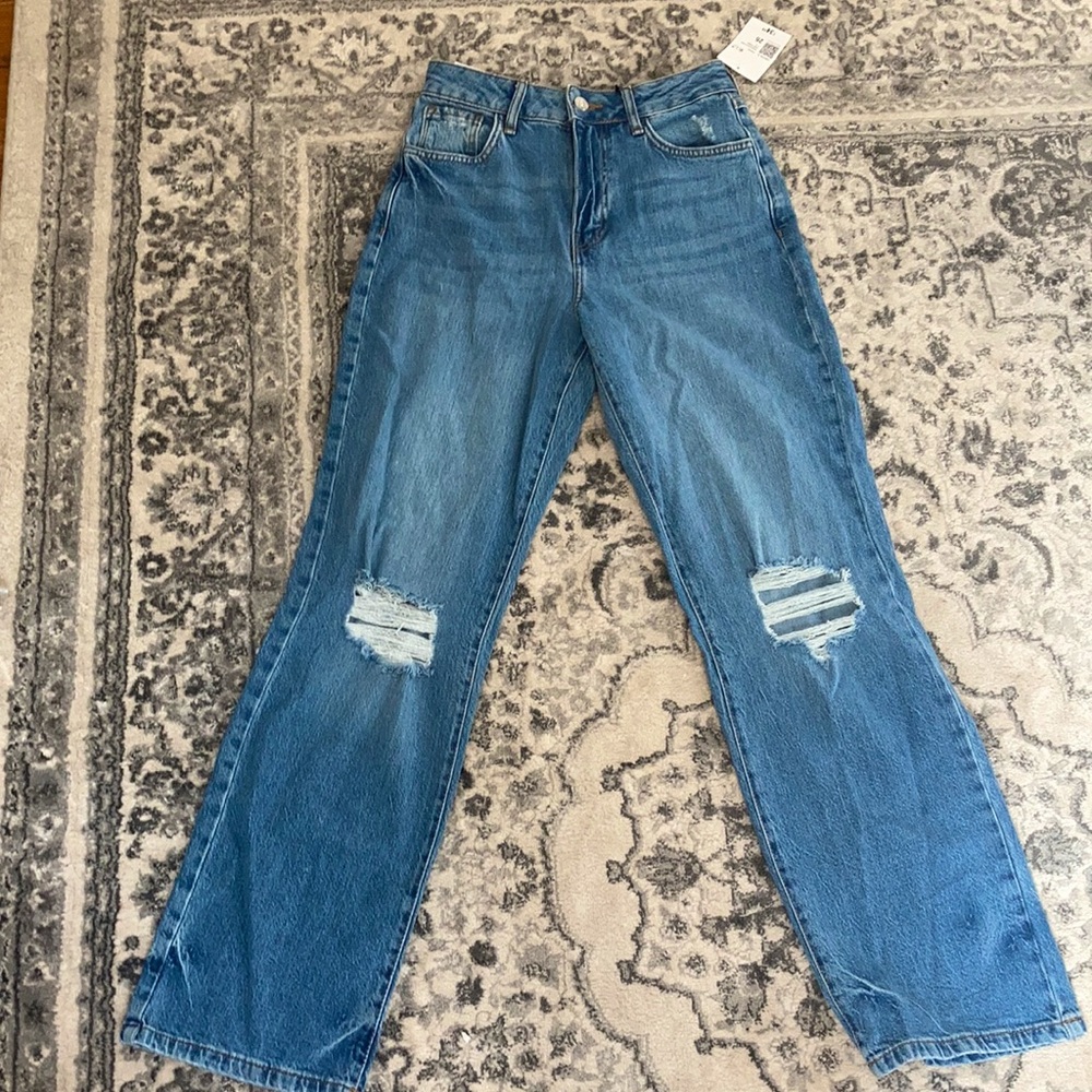 Straight leg distressed jeans